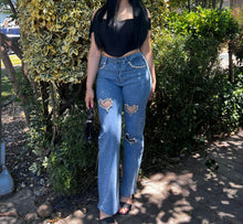 Load image into Gallery viewer, Sweetheart Jeans- Blue Denim
