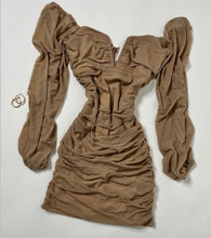 Carregue a imagem no visualizador da Galeria, Lily Dress- Taupe (PLUS SIZE)

