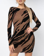 Charger l&#39;image dans la galerie, Lizette Dress- Zebra Pattern/Brown/Black
