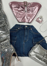 Cargar imagen en el visor de la Galería, Baddie Top- Metallic Pink
