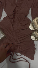 Carregue e reproduza o vídeo no visualizador da Galeria, Dulce Dress- Copper
