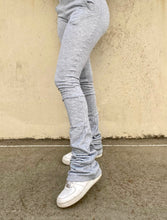 Carregue a imagem no visualizador da Galeria, Natalie Stacked Sweatpants- Grey (Sizes S-2XL)
