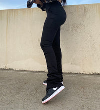 Cargar imagen en el visor de la Galería, Pantalones deportivos Natalie Stacked - Negro (Tallas S-1XL)
